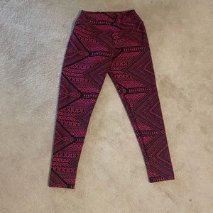 ☀️2/$15☀️ Liquido tribal print yoga pants